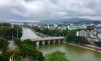 Zhujiang Crystal Hotel