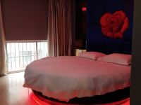 茸华旅馆(上海环城路店) - 浪漫圆床房