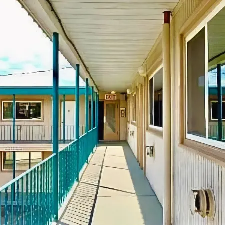 Silver Star Motel