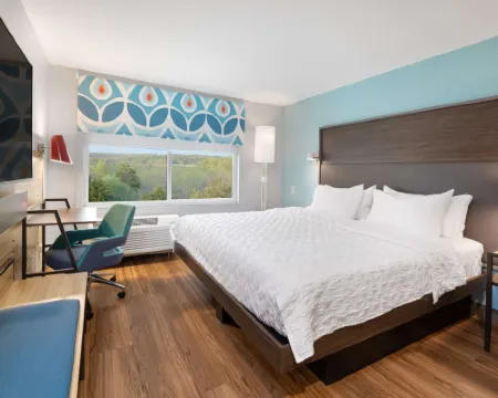 Tru by Hilton Sharonville Cincinnati Hotels in Hamilton County