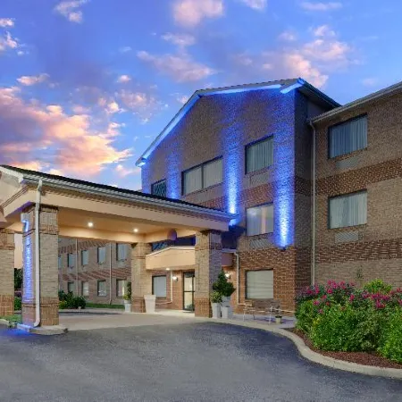 Holiday Inn Express Pocomoke City