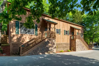 Cabins at Green Mountain, Trademark Collection by Wyndham Hotels near Puzzle Parlour