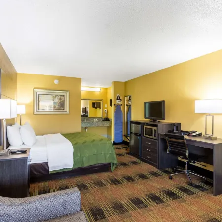 Quality Inn Mobile West Tillmans Corner