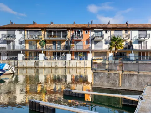 Tasman S12/2 뽀흐-발레 호텔