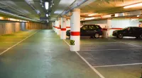 Ribera De Triana - parking