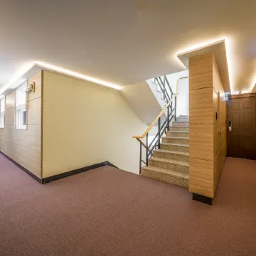 Suwon Hotel Dal Отели рядом с достопримечательностью «Парк Хвасео»