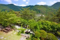 Danyang Sky Garden Pension Hotel di Daerah Danyang