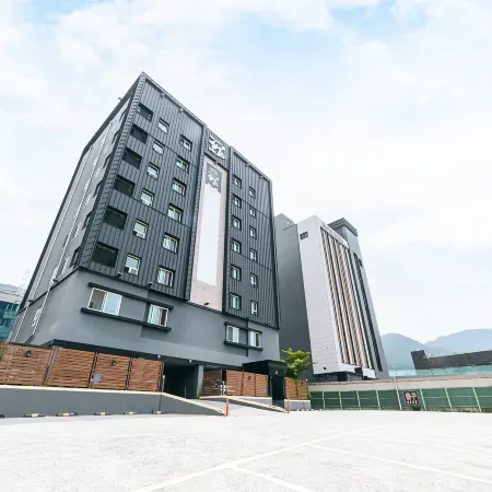 Busan Jeongkwan Hotel Ssome Отели рядом с достопримечательностью «Цветочный магазин Cheonggwang Florist»