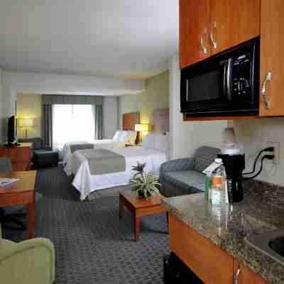 Holiday Inn Express & Suites Toluca Zona Aeropuerto Rooms