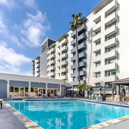 Four Points by Sheraton Los Angeles Westside Отели рядом с достопримечательностью «Район аэропорта Лос-Анджелеса»