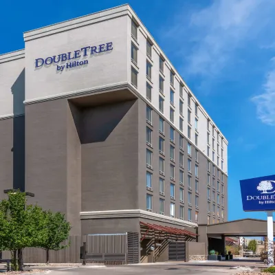 DoubleTree by Hilton Denver Cherry Creek Hotel dekat Denver Botanic Gardens