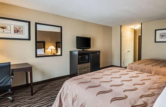 弗羅斯特堡坎伯蘭凱藝套房酒店