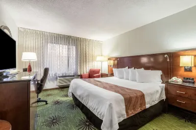 Quality Inn & Suites Hotels in Albert Lea