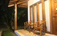 Eunike Surf Cottage Hotels in Cimerak