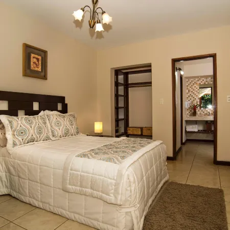 Arami Hotel & Lodge