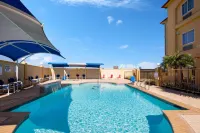 La Quinta Inn & Suites by Wyndham Raymondville