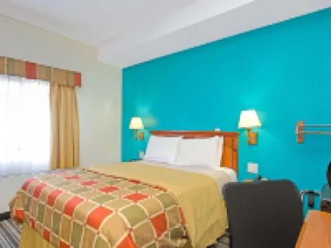 Travelodge by Wyndham LAX Hotels in El Segundo