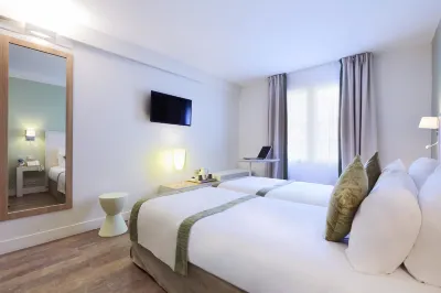 Kyriad Paris 18 - Porte de Clignancourt - Montmartre Hotel di Paris