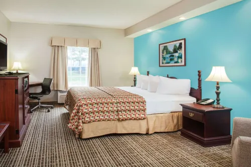 Howard Johnson by Wyndham Jackson Hotels in Humboldt