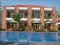 Villa Bukit Pinus - Pools