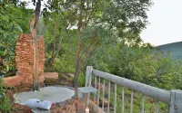 Clifftop Exclusive Safari Hideaway - Bjergudsigt