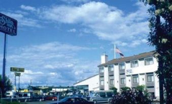 Ramada by Wyndham Medford Airport North