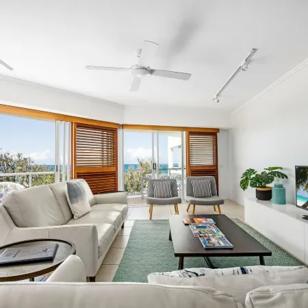 Rolling Surf Resort Sunshine Coast