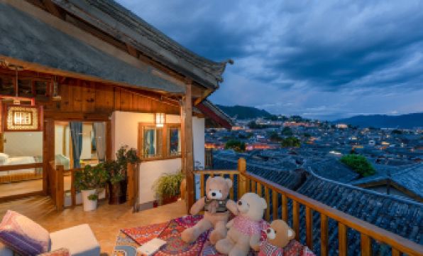 Three Bears Panoramic Beauty Su (Lijiang Ancient City Sifang Street Branch)