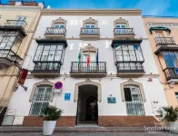 Suites Sevilla Plaza Hotels near Restaurante Oriza