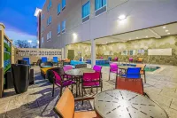 La Quinta Inn & Suites by Wyndham Waco Downtown - Baylor