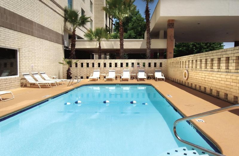 Embassy Suites by Hilton Brunswick photo 3