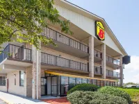 Super 8 by Wyndham Manassas