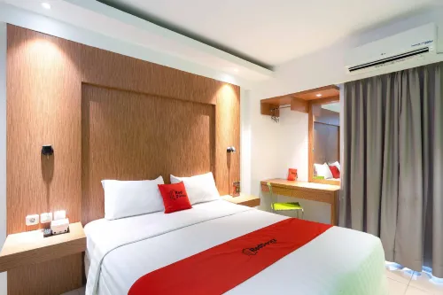 RedDoorz Apartment at Bogor Valley