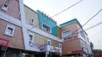 Hotel Embassy Grand 무자파버 호텔