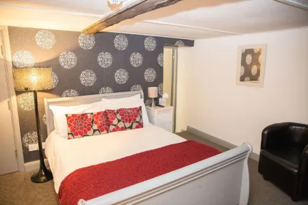 The Manor House Hotel Отели в г. Дронфилд