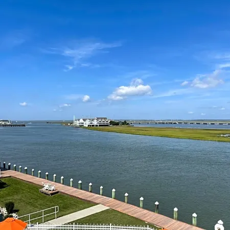 Comfort Suites Chincoteague Island Bayfront Resort