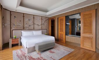 The Ritz-Carlton Jakarta, Mega Kuningan