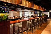 Guam Reef Hotel - Quầy bar