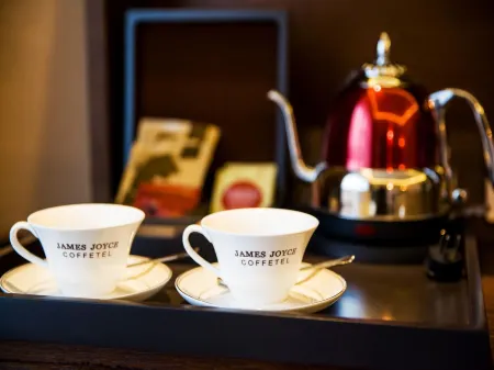 James Joyce Coffetel (Longshan Fifth Avenue Subway Station Store in Yiyang Hospital, Changsha)