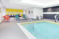 Tru by Hilton Audubon Valley Forge - Pools