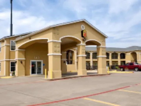 Super 8 by Wyndham Forney/East Dallas Hotels in Forney