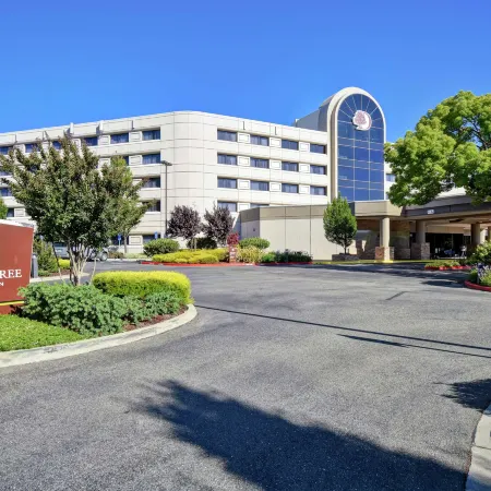 DoubleTree by Hilton Pleasanton at the Club
