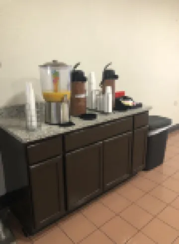 Red Roof Inn & Suites Lexington – Hamburg