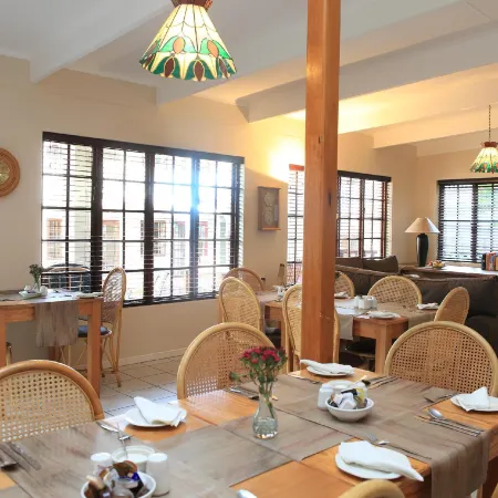 Loerie Guest Lodge