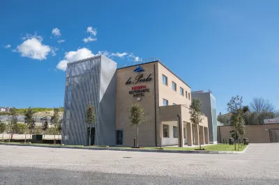 La Perla Hôtels à proximité de : Sala Del Regno dei Testimoni di Geova