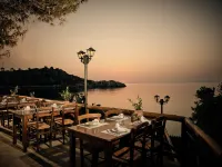 Nobelos Seaside Lodge Hotels in Elation