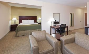 Holiday Inn Express & Suites Brownfield