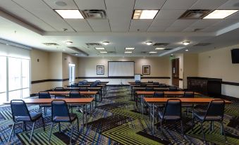 Holiday Inn Express & Suites Atlanta Arpt West - Camp Creek