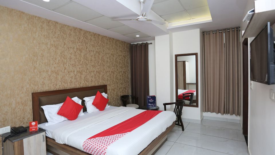 OYO 15382 Hotel Shant Mai