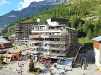 Les Cimes (Le Lac)